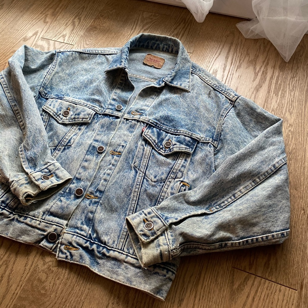 Vintage Levi’s acid wash jean jacket
